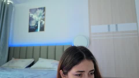 Vikky online show from April 2026 12:15:01 AM