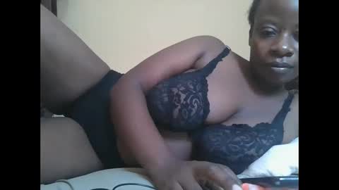 sweetyass25 online show from October 2025 06:22:02 AM