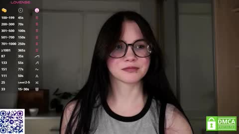 Astrid online show from November 2025 07:05:02 PM