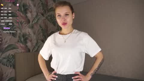 Astrid online show from November 2025 04:48:02 AM