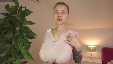 Snapshot of sweetyoops chatting on May 2026 05:13:01 AM Astrid online show from May 2026 05:13:01 AM