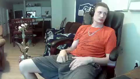 Snapshot of swelteringk chatting on July 2026 10:35:02 PM Kile online show from July 2026 10:35:02 PM