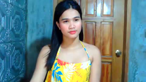 Snapshot of swettie_rhea chatting on June 2026 06:17:01 PM Rhea online show from June 2026 06:17:01 PM