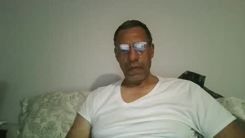 swimmerbod2495 online show from February 2026 06:53:01 AM