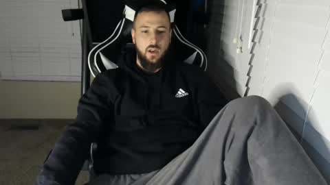 swoozy_ online show from September 2025 12:21:01 AM