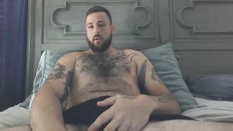 swoozy_ online show from November 2025 06:52:01 PM