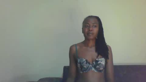 Snapshot of swtebony1 chatting on February 2025 11:37:02 PM ALICIA online show from February 2025 11:37:02 PM