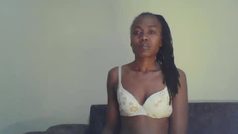Snapshot of swtebony1 chatting on February 2025 10:32:01 PM ALICIA online show from February 2025 10:32:01 PM