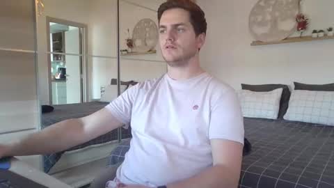 syl092 online show from March 2025 12:45:01 PM