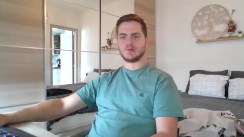 syl092 online show from October 2025 10:35:02 AM