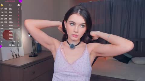 Snapshot of synne_glows chatting on February 2026 07:01:01 AM Eva online show from February 2026 07:01:01 AM