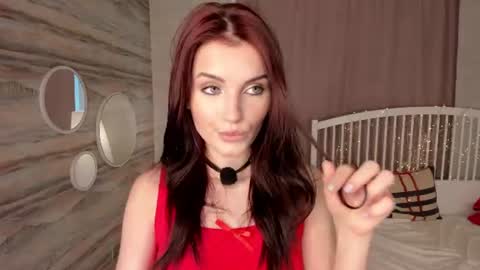 Snapshot of synne_glows chatting on June 2026 07:17:02 AM Eva online show from June 2026 07:17:02 AM