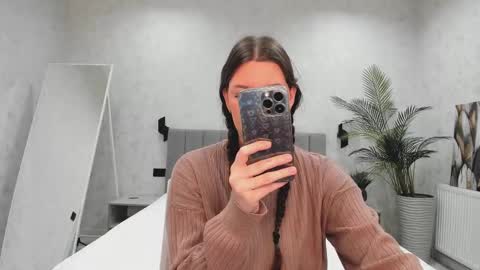 Mila online show from February 2026 02:29:01 AM