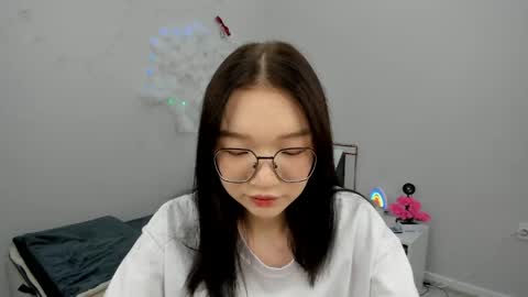 Snapshot of syuri_sun chatting on June 2026 02:28:01 PM Yuki online show from June 2026 02:28:01 PM