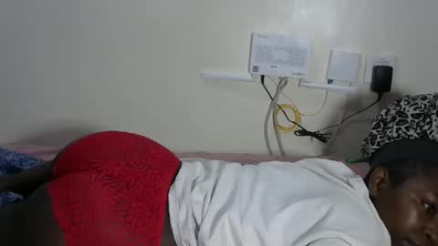 Tray online show from October 2025 12:22:01 AM