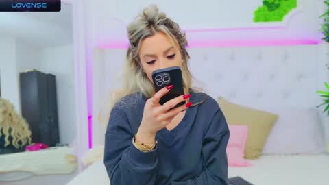 Snapshot of taahiraarabian chatting on January 2025 01:10:02 PM Arianna online show from January 2025 01:10:02 PM