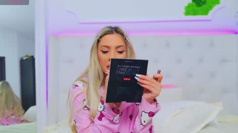 Snapshot of taahiraarabian chatting on January 2025 04:11:02 PM Arianna online show from January 2025 04:11:02 PM