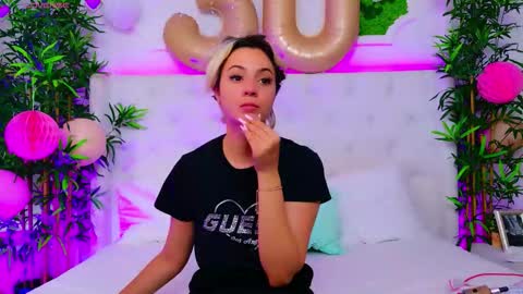 Snapshot of taahiraarabian chatting on September 2025 12:05:02 PM Arianna online show from September 2025 12:05:02 PM