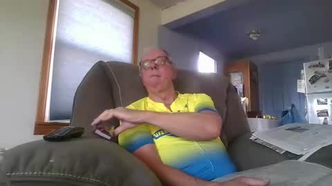 tacrunner66_ online show from April 2026 08:22:01 PM