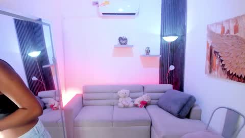 Tahiela  online show from March 2026 02:51:02 AM