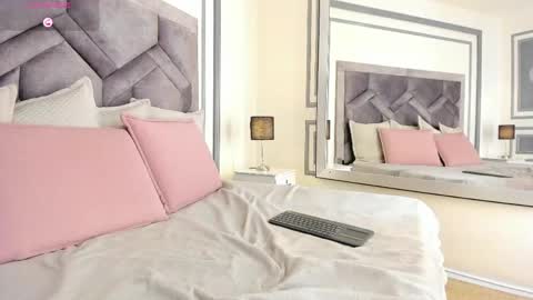 Tahlia Moreau online show from June 2026 03:40:01 AM