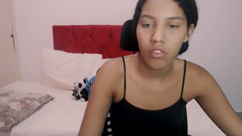 Tainara online show from October 2025 07:14:02 PM