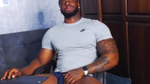 Tairon Tucke online show from December 2024 03:58:01 AM