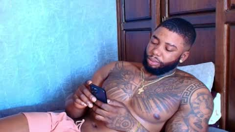 Tairon Tucke online show from March 2025 02:10:02 PM