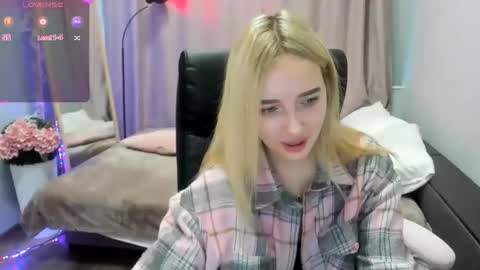 Taisia online show from April 2026 08:06:01 AM