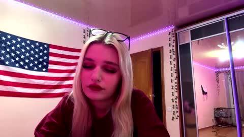 Mia online show from March 2026 05:20:01 PM