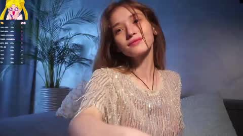 Mia online show from April 2026 04:46:01 AM