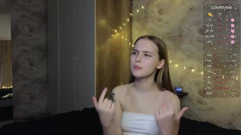 Snapshot of taiti_fox_cub chatting on November 2025 05:52:01 PM taiti_fox_cub online show from November 2025 05:52:01 PM