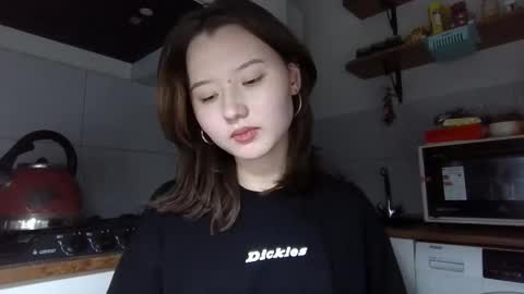 Lily online show from November 2025 03:45:01 PM