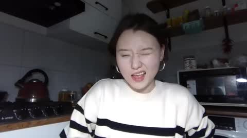 Lily online show from December 2025 02:44:01 PM