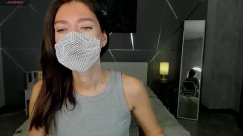 Sasha online show from October 2025 01:38:01 AM