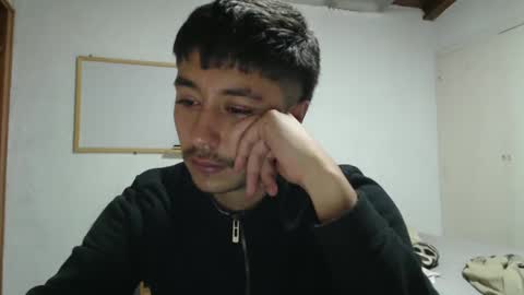 Snapshot of talhi_ chatting on January 2025 09:17:02 AM talhi_ online show from January 2025 09:17:02 AM