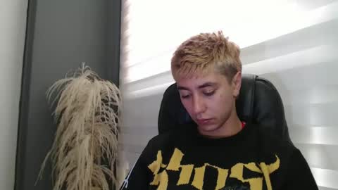 Snapshot of talhi_ chatting on February 2025 06:45:01 PM talhi_ online show from February 2025 06:45:01 PM