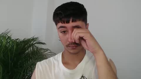 Snapshot of talhi_ chatting on October 2025 04:53:02 PM talhi_ online show from October 2025 04:53:02 PM