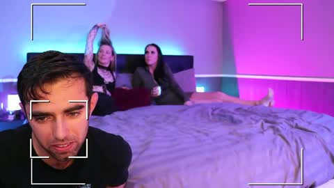 Snapshot of talltitsandtats chatting on December 2024 05:40:01 AM talltitsandtats online show from December 2024 05:40:01 AM