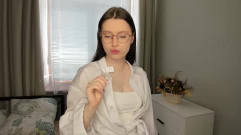 Stella online show from March 2026 07:15:01 AM