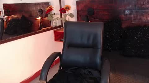    online show from March 2025 09:37:01 PM