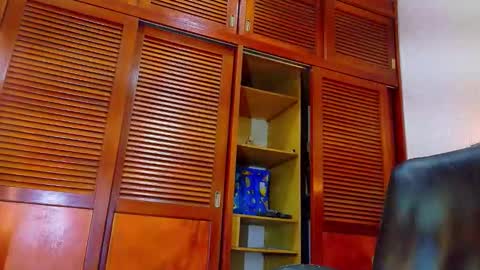    online show from September 2025 05:03:01 PM