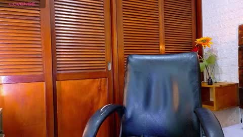    online show from October 2025 10:54:02 AM