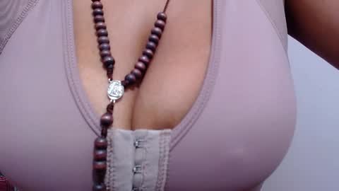 tamaraa_hott online show from April 2026 03:31:02 PM
