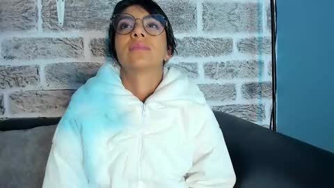 Snapshot of tamaraakins chatting on February 2025 08:28:01 PM Tamy online show from February 2025 08:28:01 PM