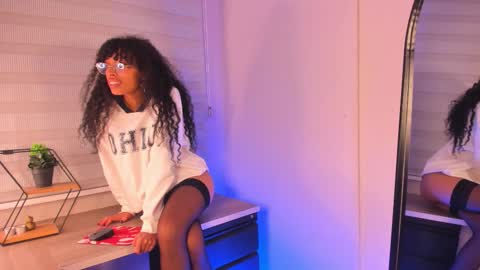 Snapshot of tamia_25 chatting on February 2026 09:32:02 PM TAMI online show from February 2026 09:32:02 PM