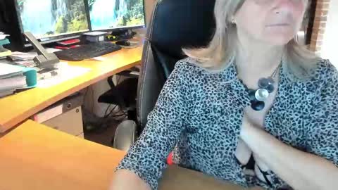 Snapshot of tammy4camfun chatting on January 2025 09:34:01 AM Tammy online show from January 2025 09:34:01 AM