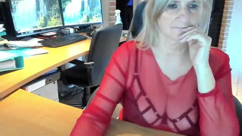 Snapshot of tammy4camfun chatting on January 2025 02:32:01 PM Tammy online show from January 2025 02:32:01 PM