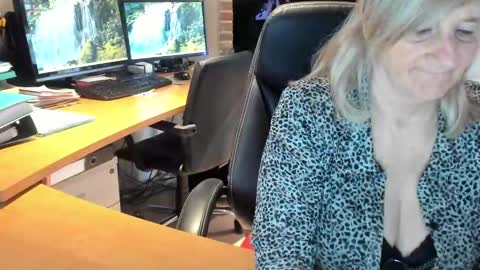 Snapshot of tammy4camfun chatting on February 2025 08:31:02 AM Tammy online show from February 2025 08:31:02 AM