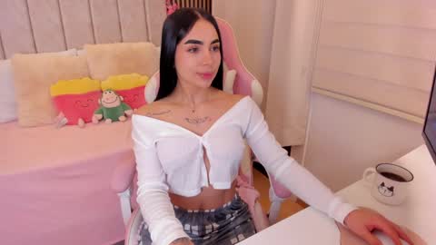 Snapshot of tammy_w chatting on June 2026 06:32:02 PM Tammy online show from June 2026 06:32:02 PM